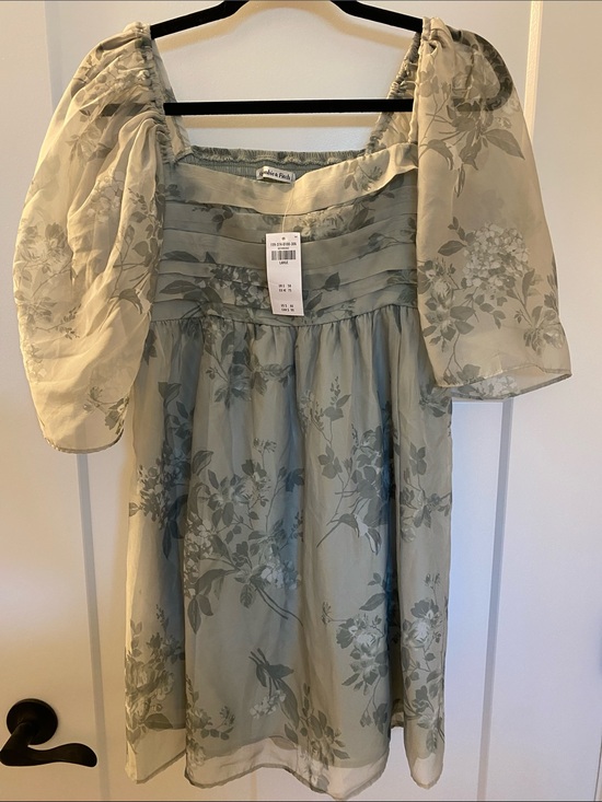 Abercrombie & Fitch Dresses & Skirts - Abercrombie & Fitch Light Sage Floral Mini Dress